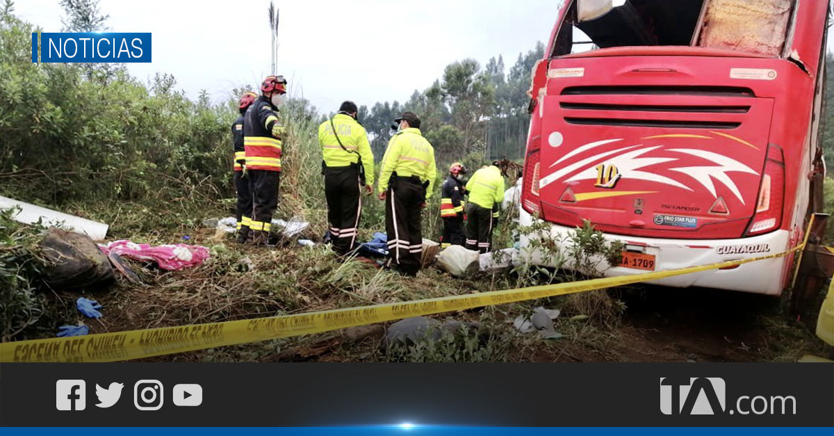 Fatal Accidente De Bus En La Vía A Papallacta Deja Al Menos 8 Muertos Y