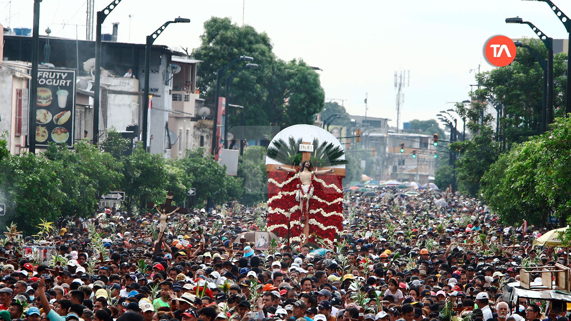 Multitudinarias Procesiones De Viernes Santo En Quito Y Guayaquil 