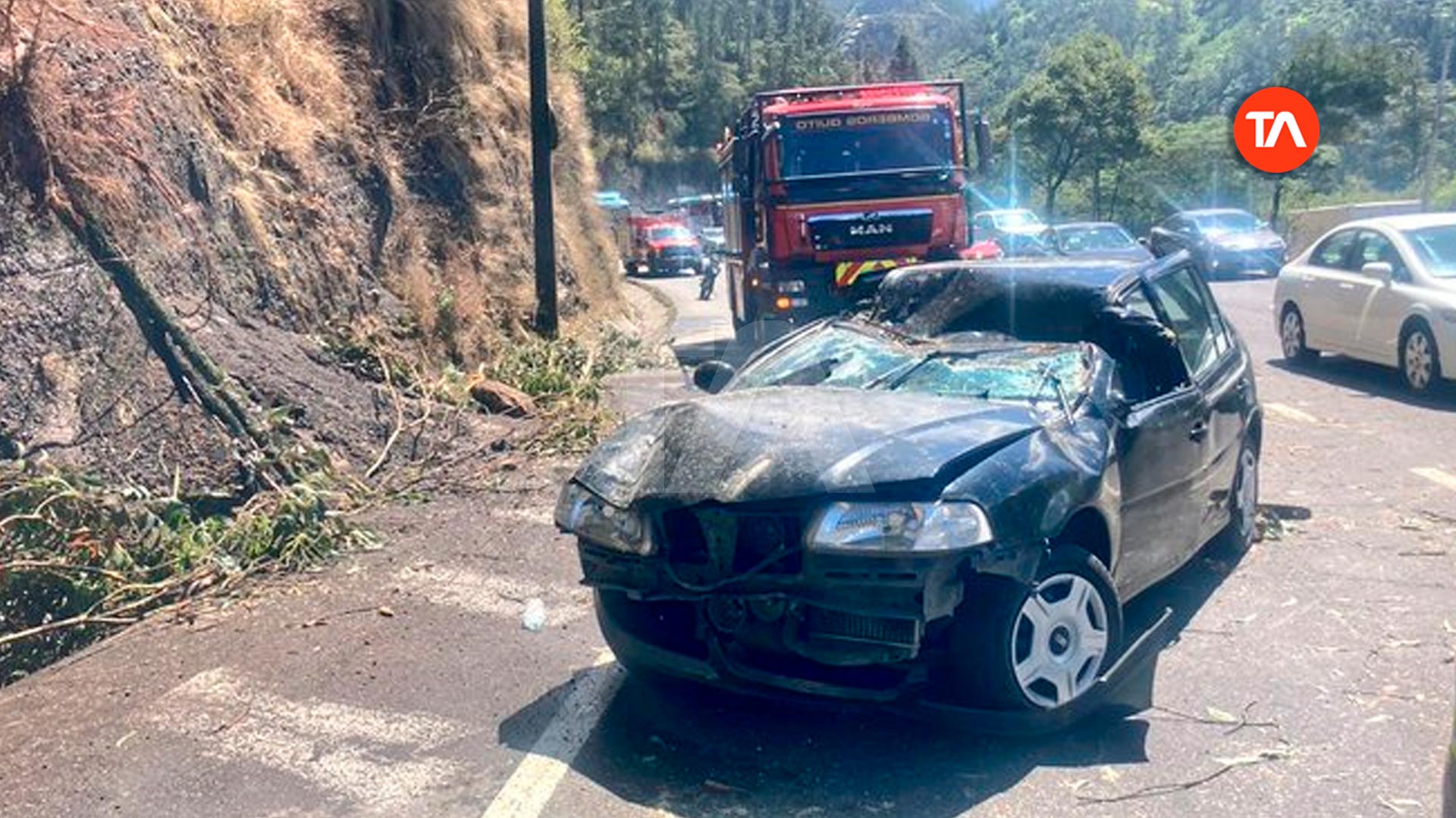 Siniestro De Tránsito En La Av Simón Bolívar Deja Dos Personas Afectadas