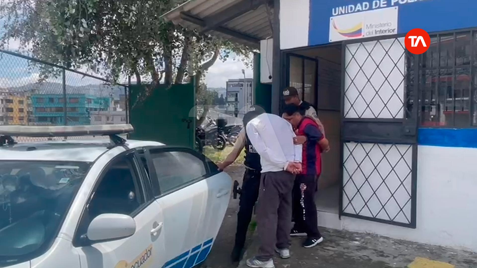 Tres Detenidos En El Sur De Quito Por Presunto Robo De Accesorios