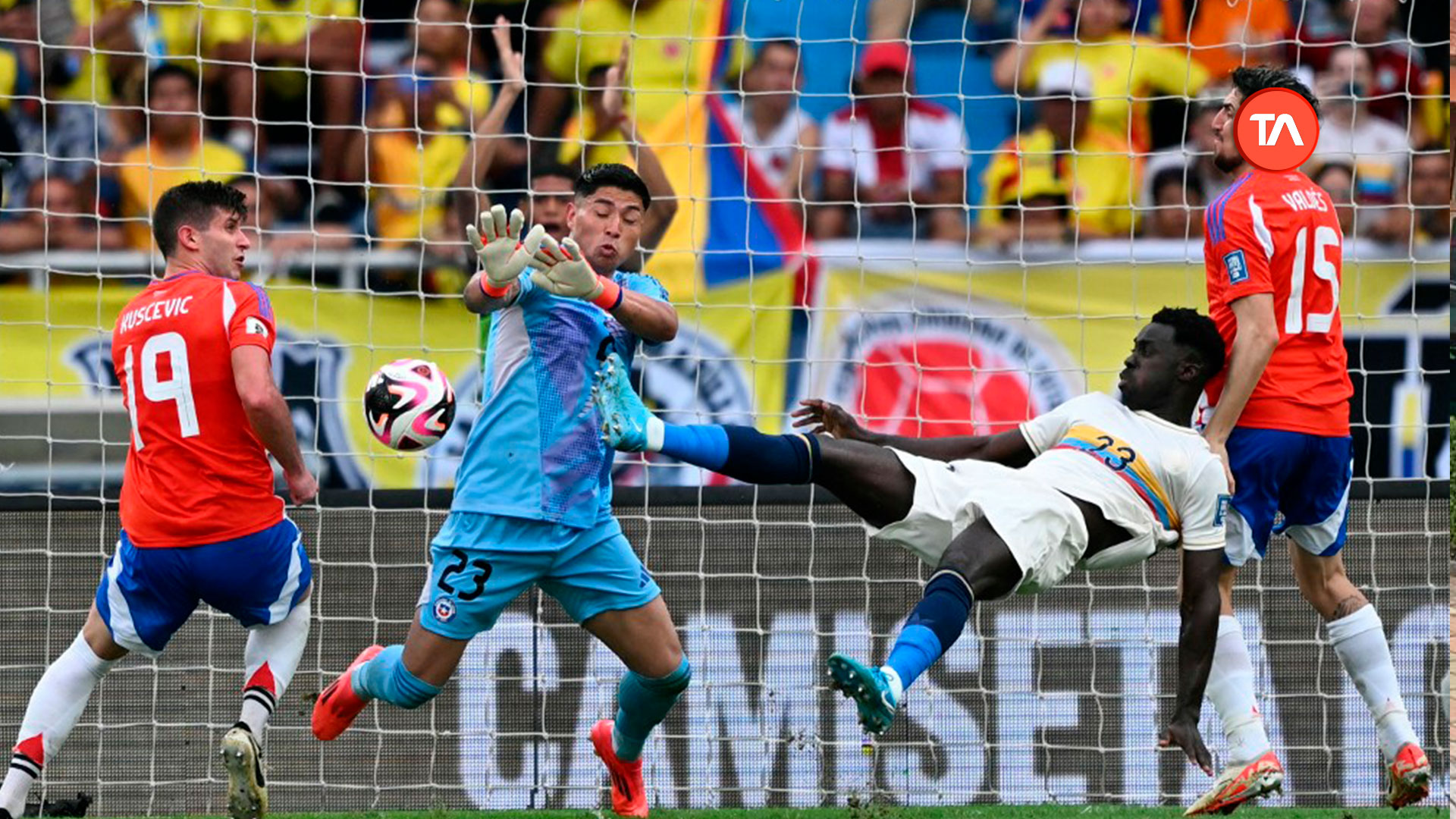 Colombia golea a Chile y lo hunde en la tabla de las Eliminatorias